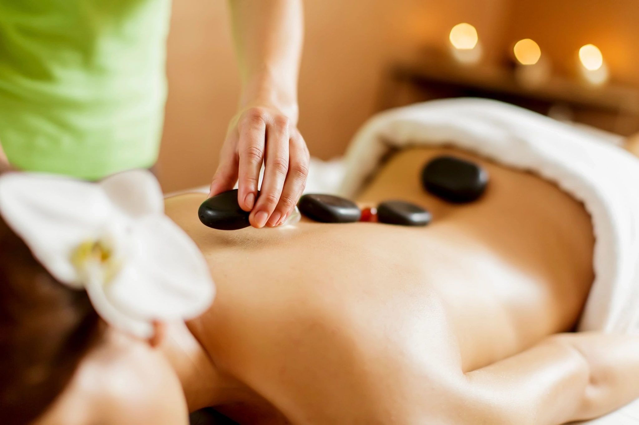 Hot stone Massage001 